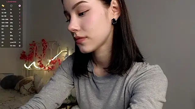 glamourr online show from March 13, 9:47 am