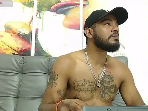 BladeFoxxx1 online show from October 21, 4:12 am