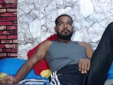 BladeFoxxx1 online show from February 19, 3:58 am