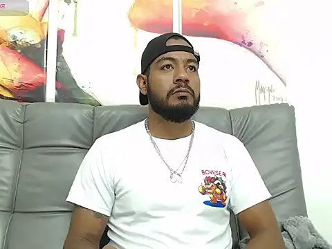 BladeFoxxx1 online show from October 22, 2:33 am