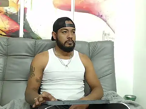 BladeFoxxx1 online show from November 8, 1:31 am