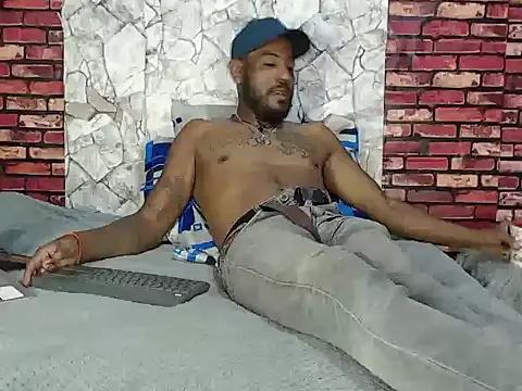 BladeFoxxx1 online show from March 30, 2:57 am