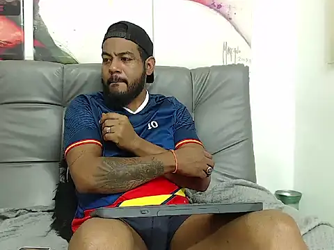 BladeFoxxx1 online show from November 11, 7:14 am