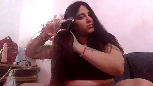 Snapshot of Veramaia chatting on May 19, 10:55 am Veramaia online show from May 19, 10:55 am