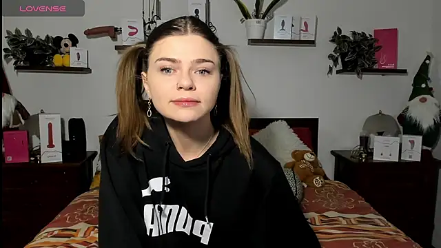 HaleyReedme online show from January 14, 7:45 am