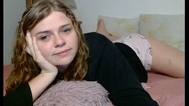 Snapshot of HaleyReedme chatting on March 12, 7:25 pm HaleyReedme online show from March 12, 7:25 pm