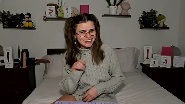 HaleyReedme online show from February 27, 7:52 am