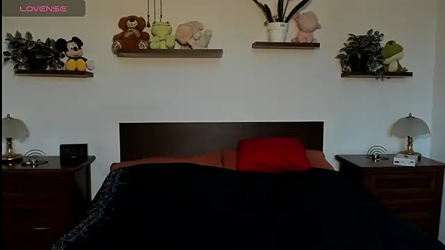 HaleyReedme online show from February 9, 8:12 am