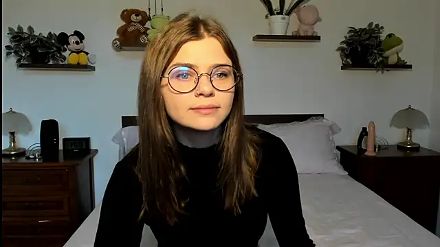 HaleyReedme online show from February 19, 8:11 am