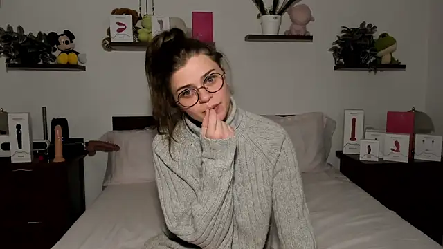 HaleyReedme online show from February 26, 7:47 pm