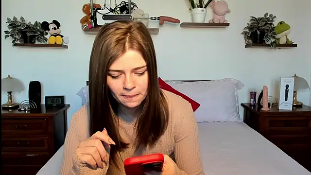 HaleyReedme online show from February 13, 8:14 am