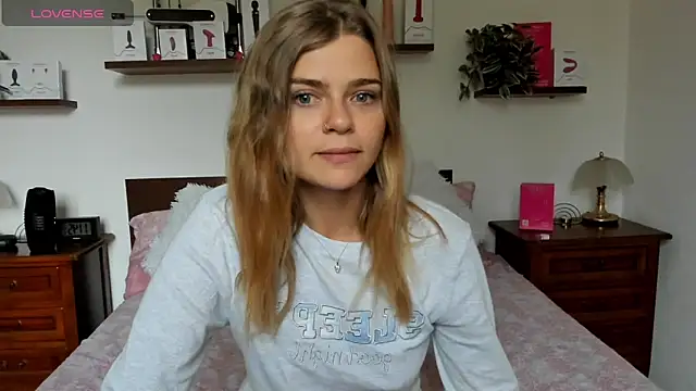 Snapshot of HaleyReedme chatting on September 26, 9:49 am HaleyReedme online show from September 26, 9:49 am