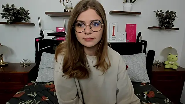 HaleyReedme online show from May 3, 6:51 am