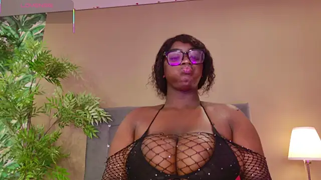 BetsyBennet  online show from November 7, 9:30 pm