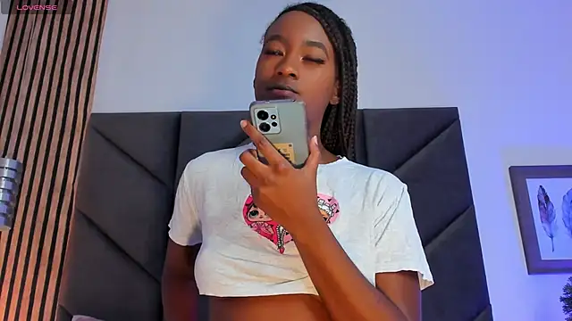 Snapshot of Kendallross28 chatting on September 16, 1:56 pm Kendallross28 online show from September 16, 1:56 pm