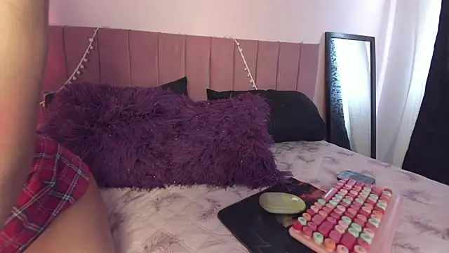 kitty-kryss online show from February 2, 2:38 pm