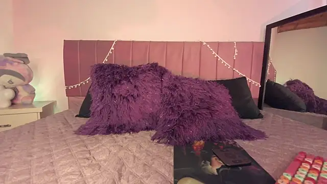 kitty-kryss online show from January 13, 5:39 pm