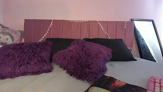 kitty-kryss online show from March 25, 3:22 pm