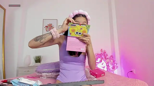 Snapshot of alana_111 chatting on November 28, 3:28 am alana 111 online show from November 28, 3:28 am