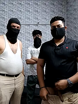 sumitsharma72 online show from April 14, 5:51 pm
