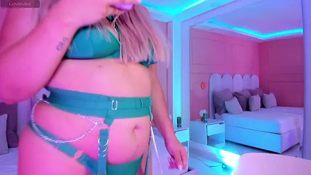 eva sainnt online show from March 1, 3:06 am