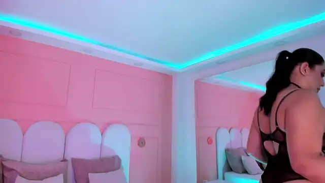 eva sainnt online show from March 22, 9:05 pm