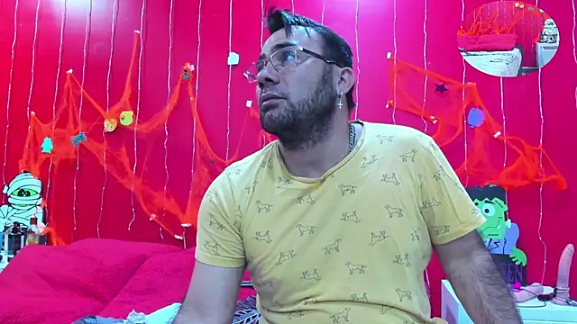 Snapshot of Mariham-Murath chatting on October 22, 9:20 am Mariham-Murath online show from October 22, 9:20 am