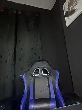 Snapshot of Tracy_KS chatting on December 2, 3:19 am Tracy KS online show from December 2, 3:19 am