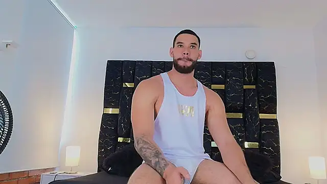 Snapshot of chris_blake__ chatting on March 15, 7:05 pm chris blake online show from March 15, 7:05 pm