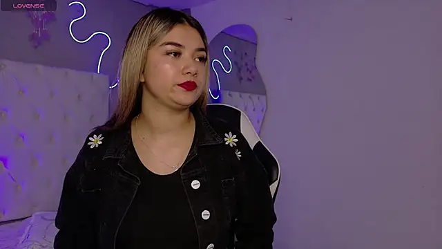 natasha  black online show from December 3, 7:35 pm