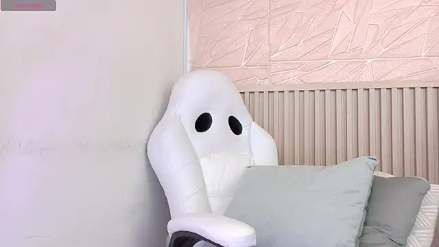 Snapshot of Gaviluc_ chatting on October 11, 10:38 am Gaviluc online show from October 11, 10:38 am