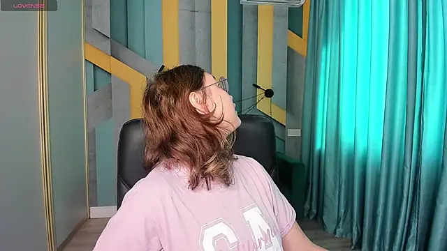 AngelinaLow online show from September 15, 11:21 am