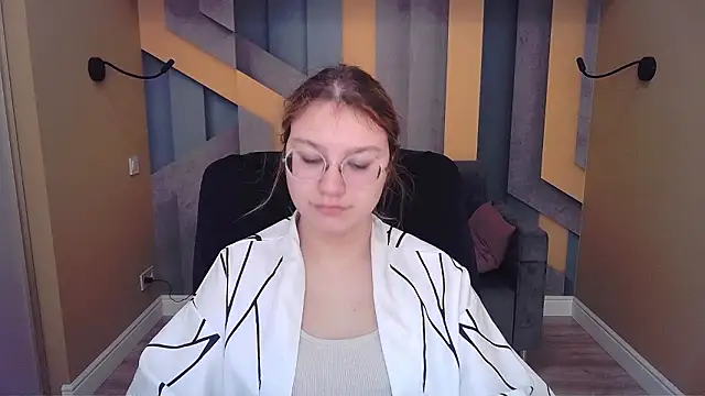 AngelinaLow online show from February 16, 12:26 pm