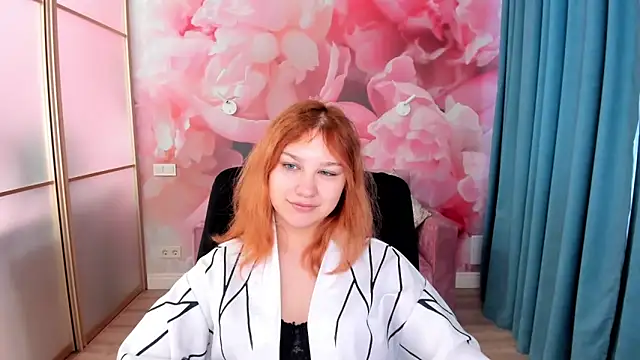 AngelinaLow online show from March 29, 5:31 am