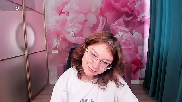 AngelinaLow online show from October 28, 12:26 pm