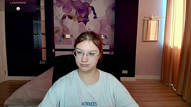 AngelinaLow online show from October 21, 11:31 am