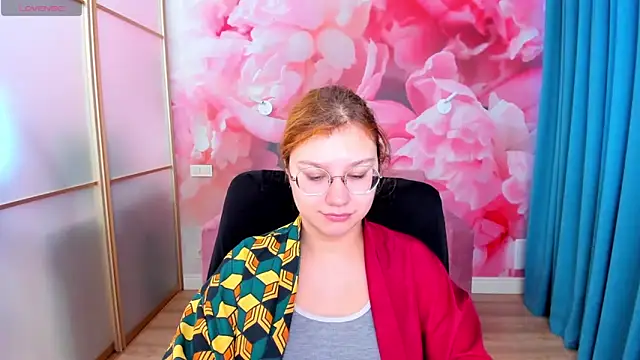 AngelinaLow online show from February 13, 6:35 am