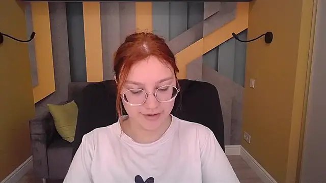 AngelinaLow online show from March 16, 12:31 pm