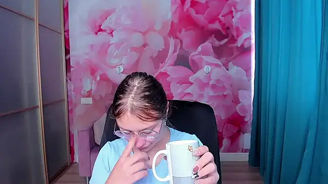 AngelinaLow online show from September 23, 11:28 am