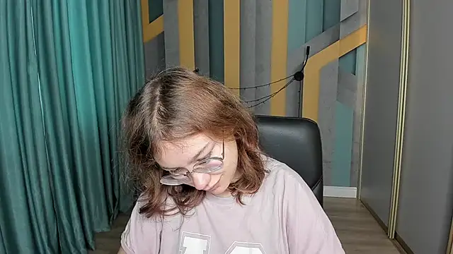 AngelinaLow online show from November 8, 6:17 am