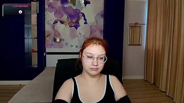 AngelinaLow online show from December 5, 12:26 pm