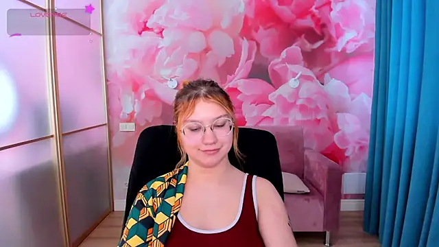 AngelinaLow online show from February 8, 6:44 am