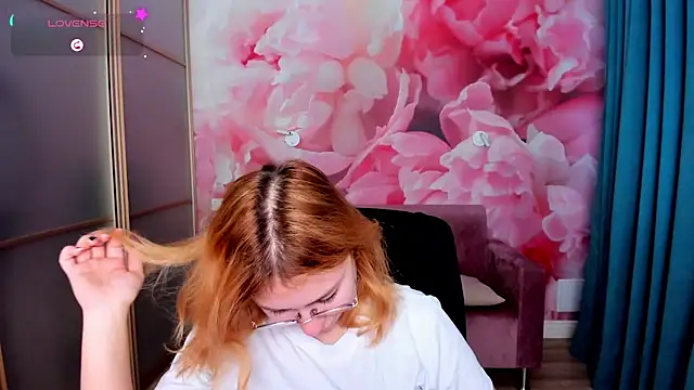 AngelinaLow online show from January 11, 6:31 am