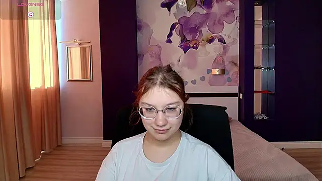 AngelinaLow online show from October 31, 12:35 pm