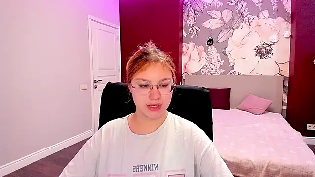 AngelinaLow online show from February 23, 12:28 pm