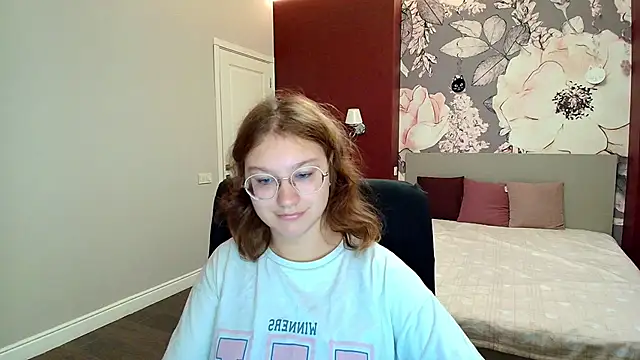 AngelinaLow online show from September 30, 11:27 am