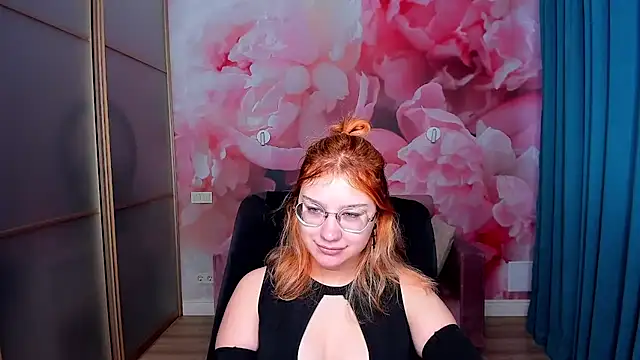 AngelinaLow online show from December 2, 12:29 pm