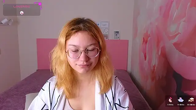 AngelinaLow online show from February 1, 6:44 am