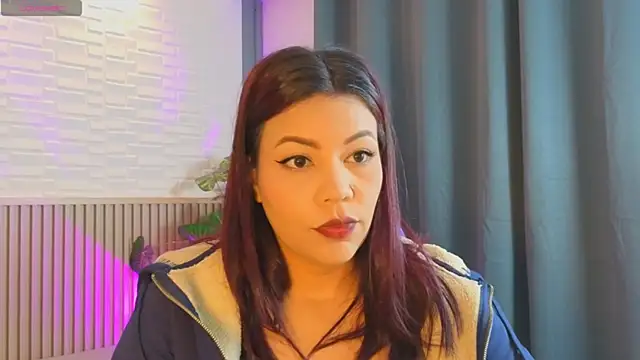 TiffanyWalk online show from April 11, 12:31 pm