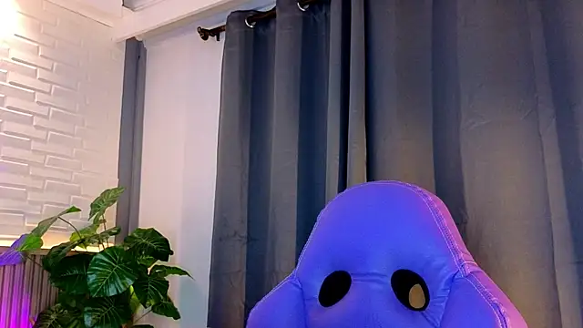 TiffanyWalk online show from October 25, 11:42 am